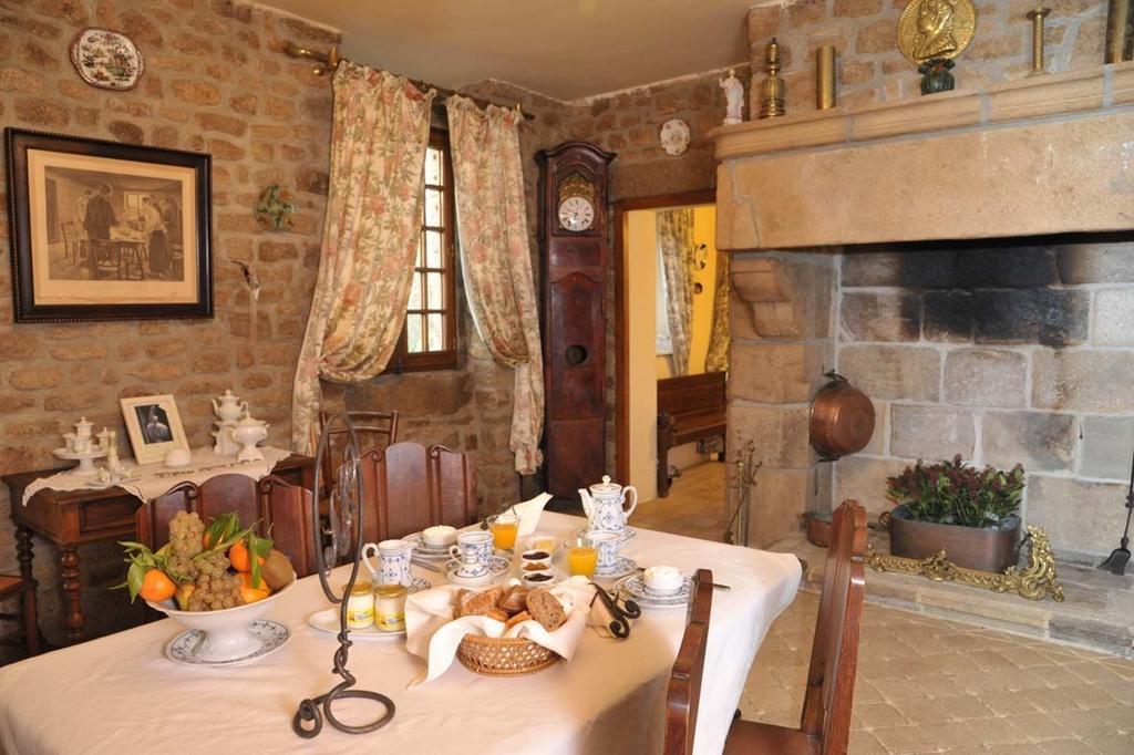 La Forge De La Coudraie Bed and Breakfast Pleugueneuc Eksteriør billede